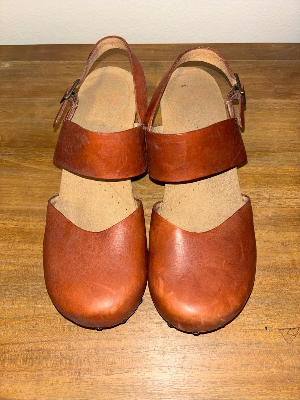 Dansko Women's Chestnut Leather Slingback Clog - Picture 3 of 5